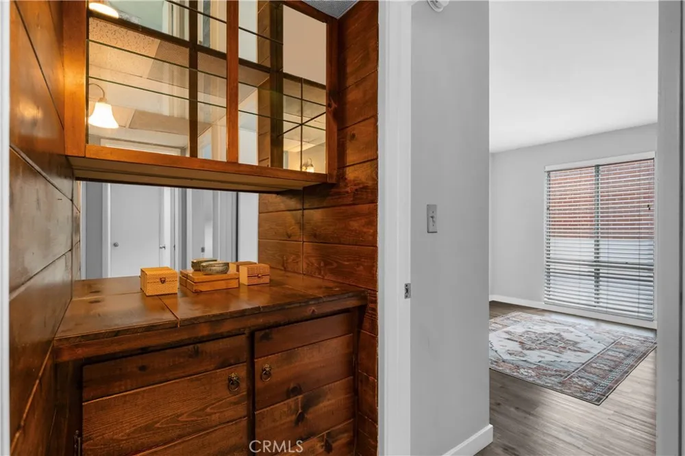 20134 Leadwell #126 Winnetka, CA 91306