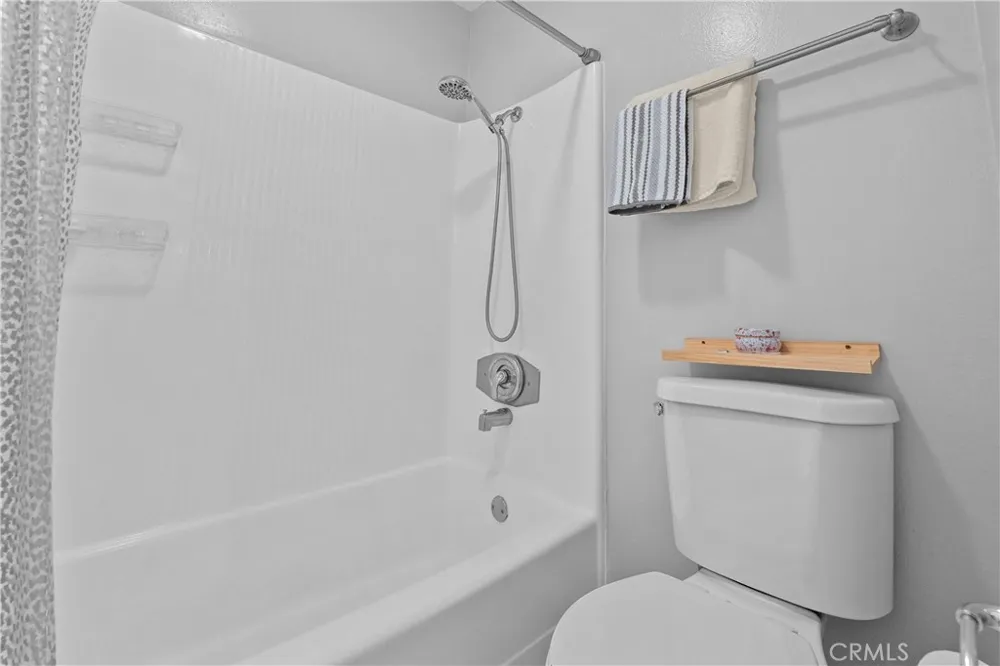 20134 Leadwell #126 Winnetka, CA 91306