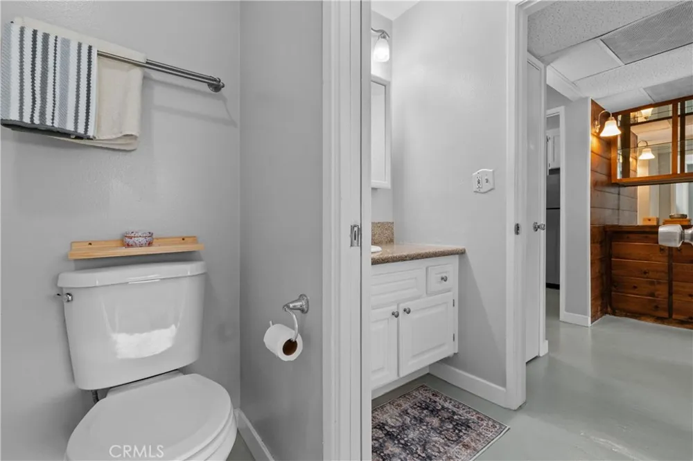 20134 Leadwell #126 Winnetka, CA 91306