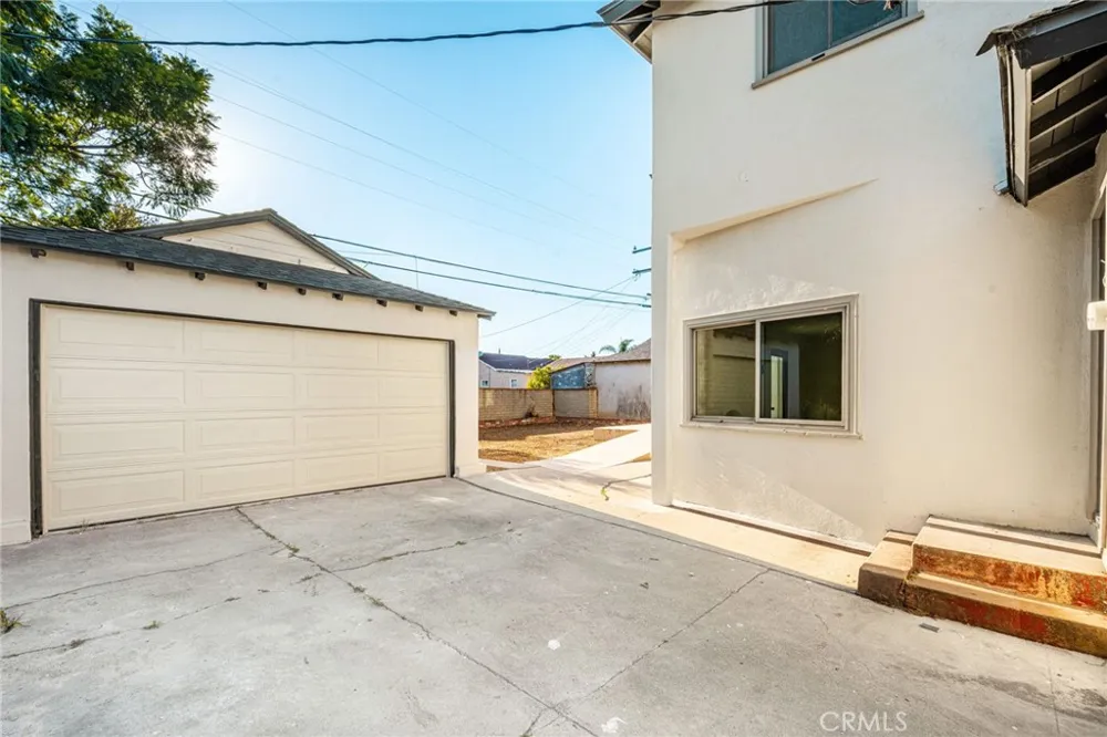 11619 Simms Inglewood, CA 90303