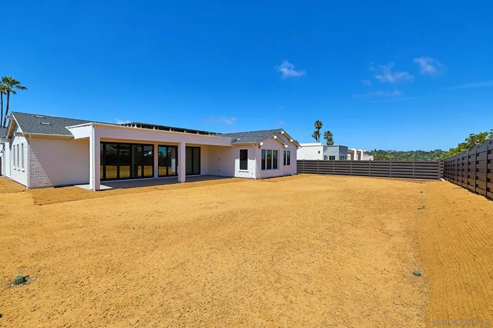 425 Bell Ranch Road Solana Beach, CA 92075