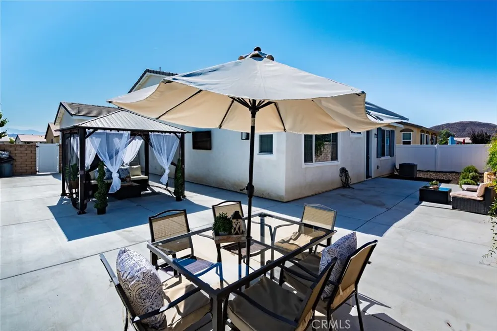 1919 Rodeo Drive Hemet, CA 92545