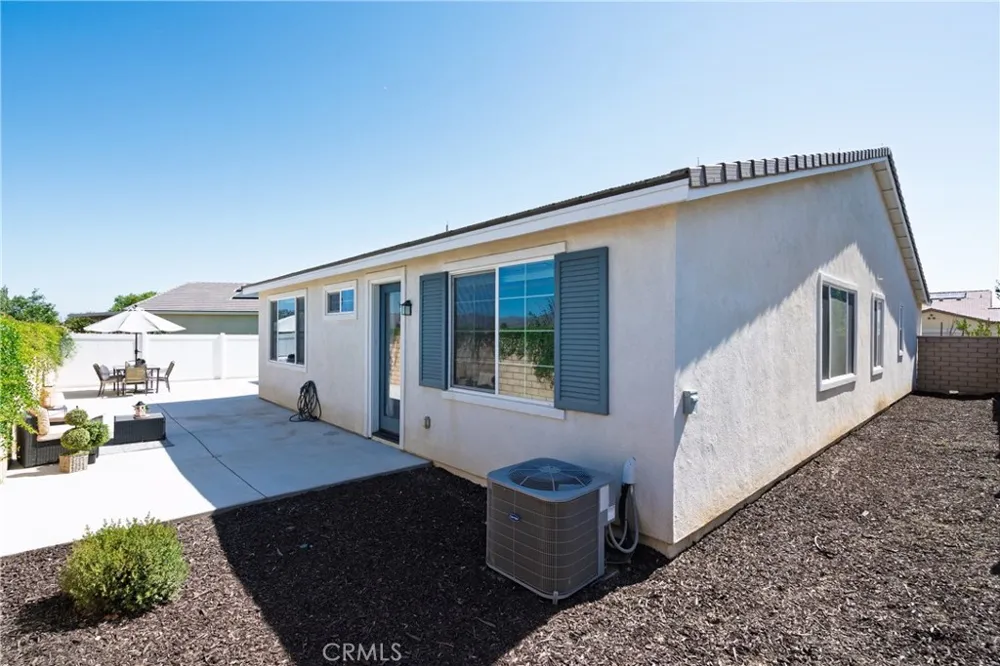 1919 Rodeo Drive Hemet, CA 92545