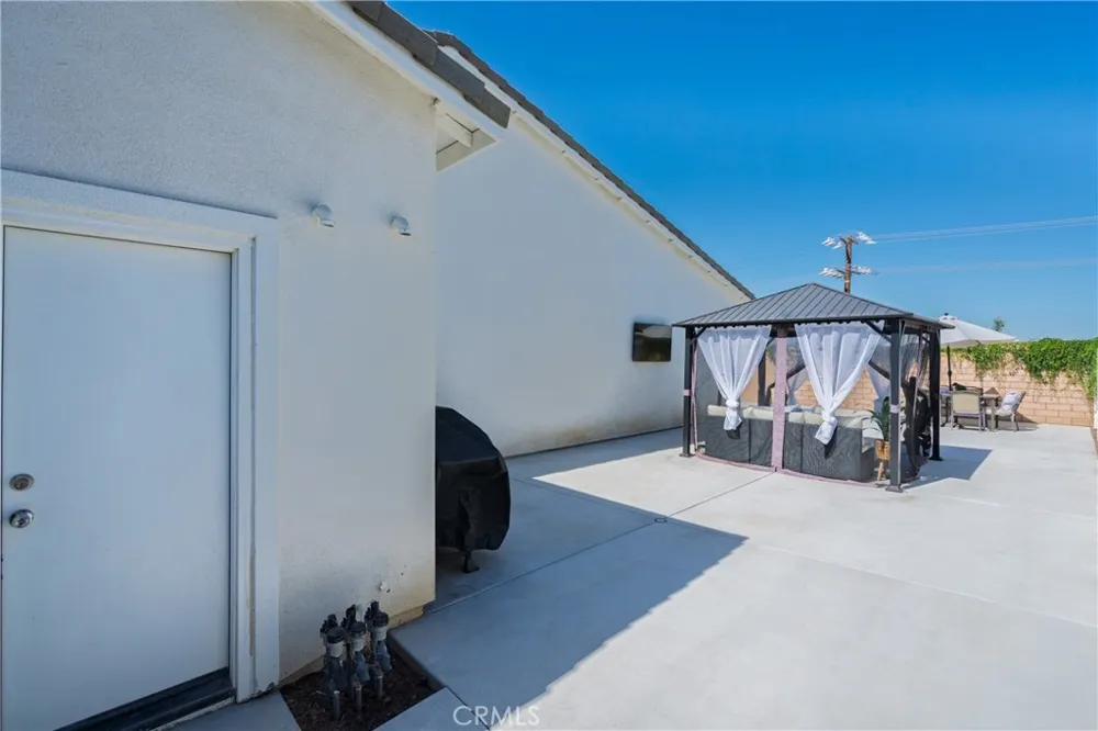1919 Rodeo Drive Hemet, CA 92545