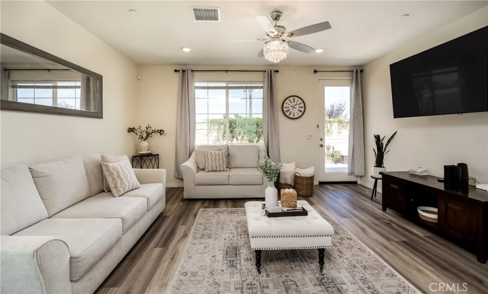 1919 Rodeo Drive Hemet, CA 92545
