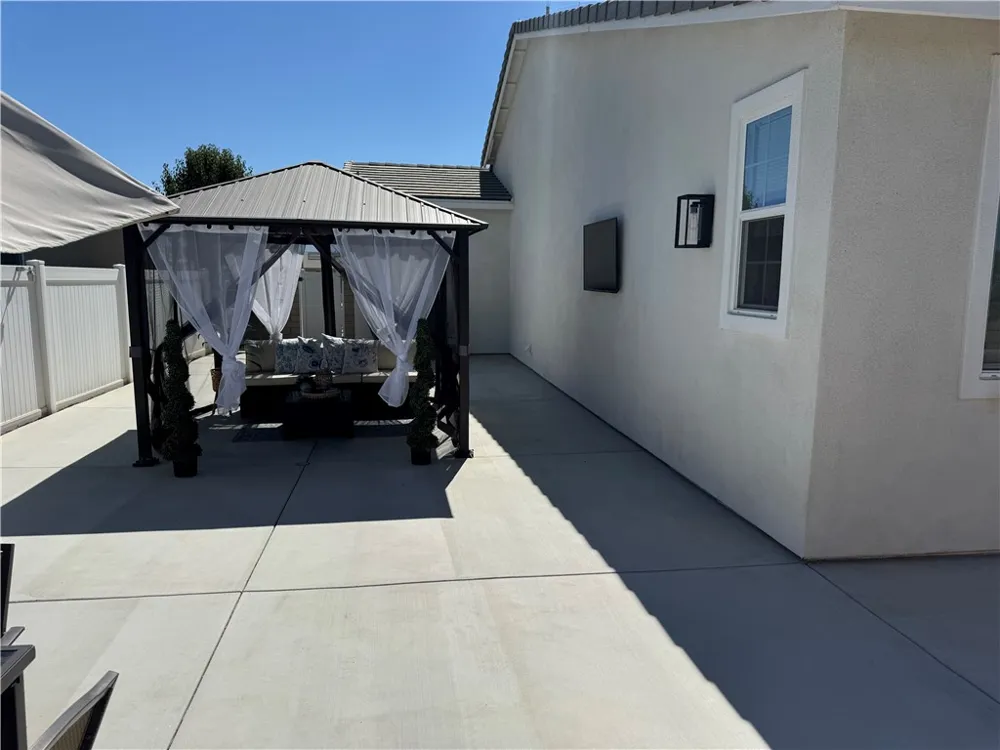 1919 Rodeo Drive Hemet, CA 92545