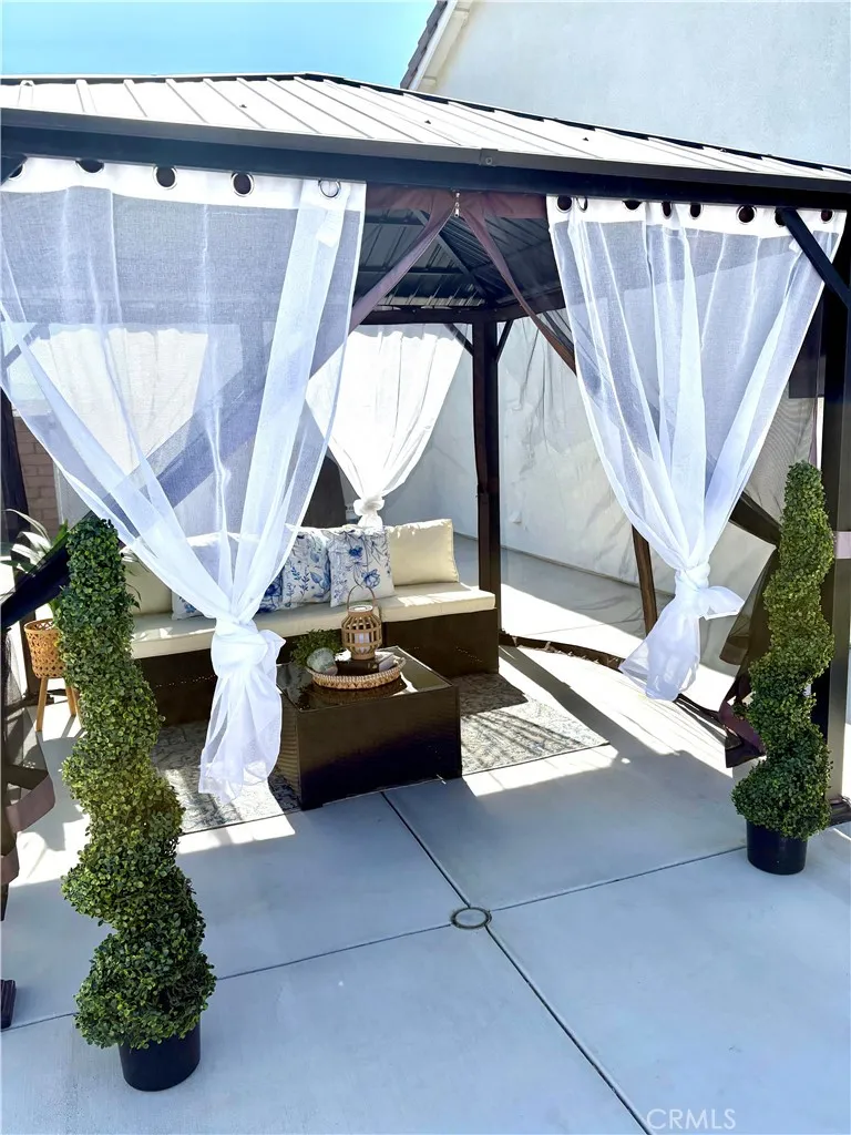 1919 Rodeo Drive Hemet, CA 92545