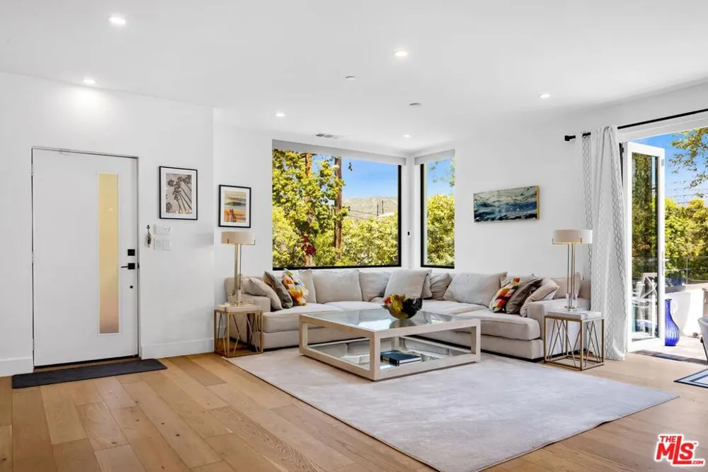 4841 Minden Place Los Angeles, CA 90041
