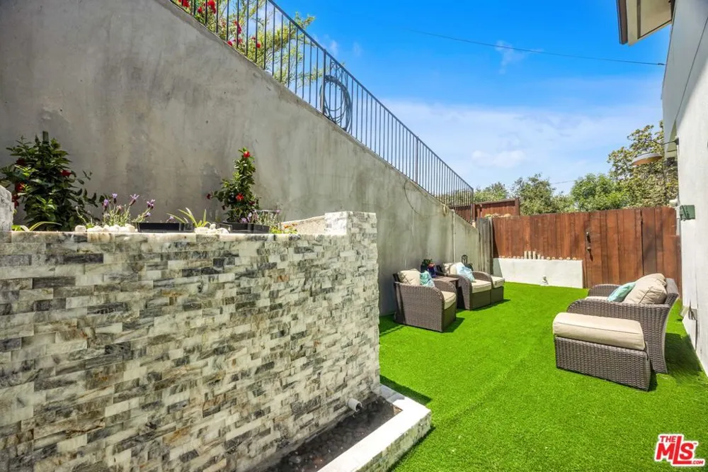 4841 Minden Place Los Angeles, CA 90041