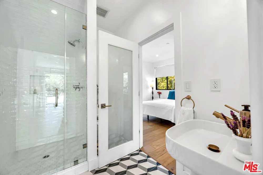 4841 Minden Place Los Angeles, CA 90041