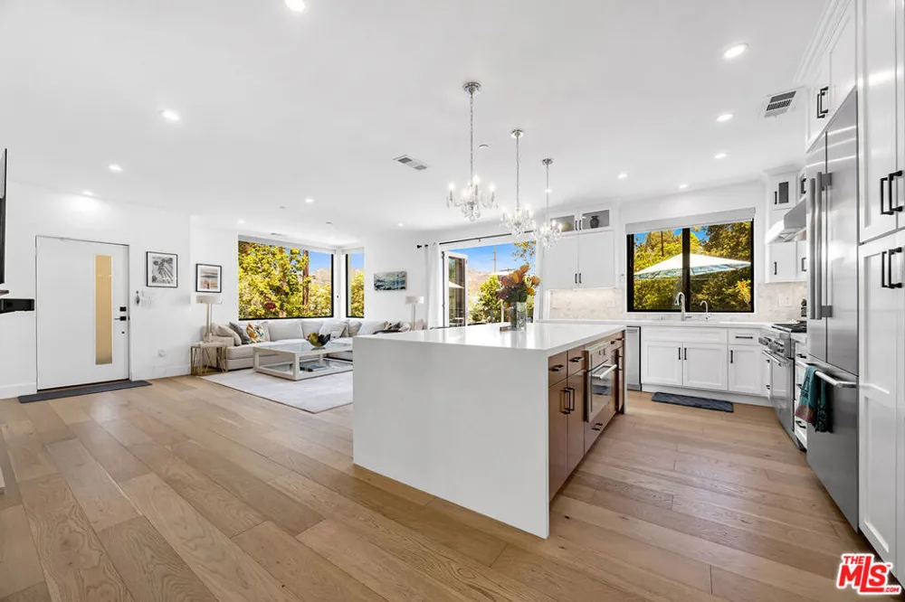 4841 Minden Place Los Angeles, CA 90041