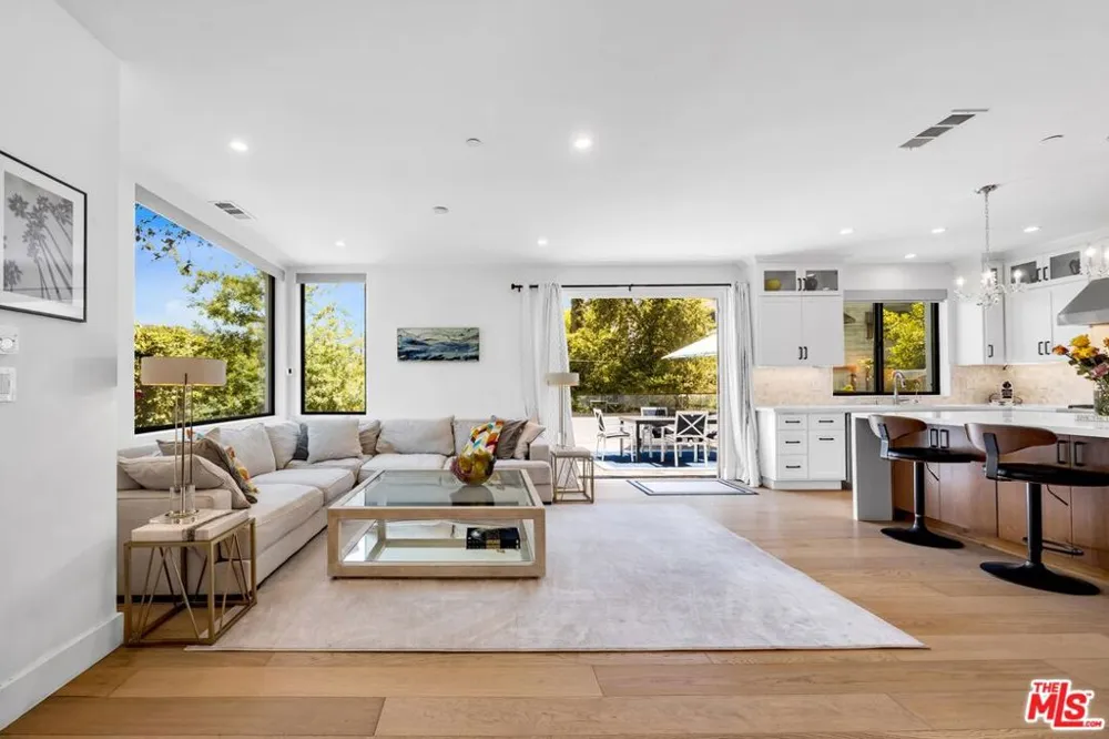 4841 Minden Place Los Angeles, CA 90041