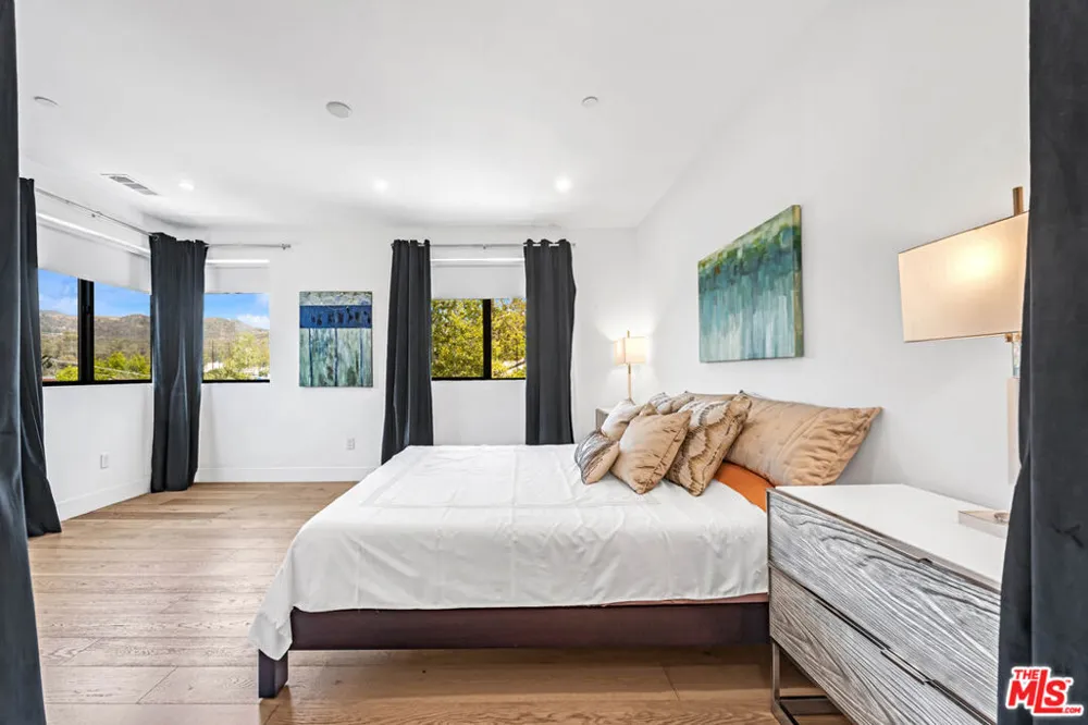 4841 Minden Place Los Angeles, CA 90041