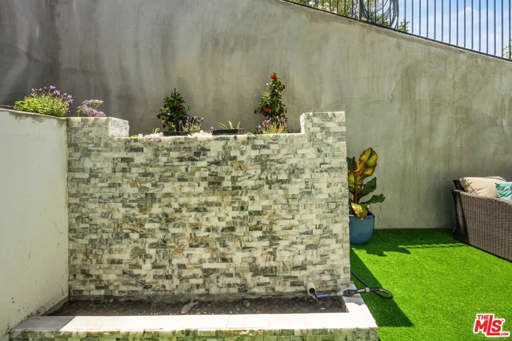 4841 Minden Place Los Angeles, CA 90041