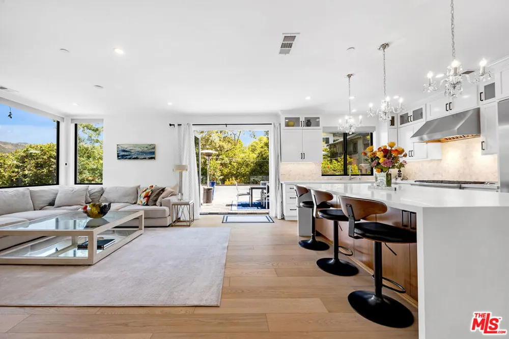 4841 Minden Place Los Angeles, CA 90041