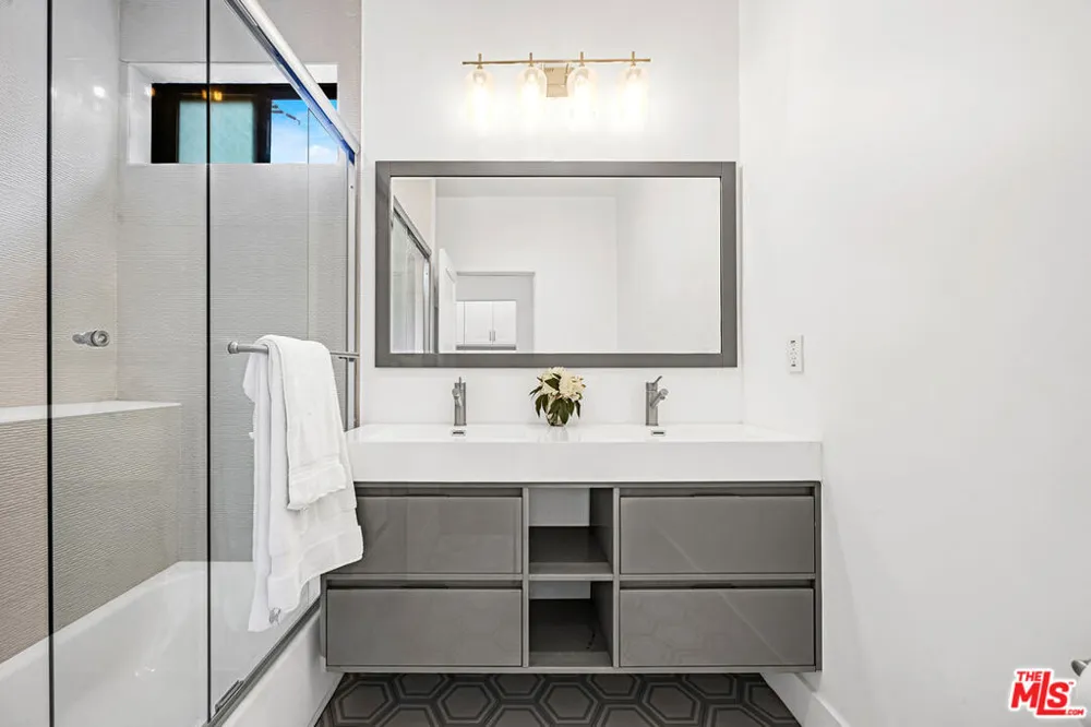 4841 Minden Place Los Angeles, CA 90041