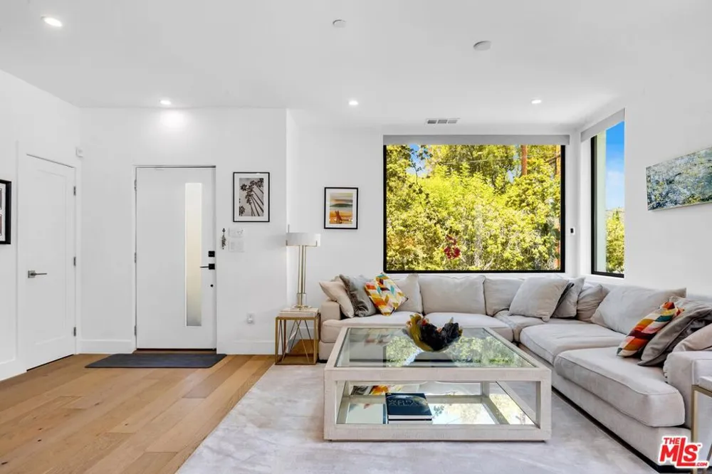 4841 Minden Place Los Angeles, CA 90041