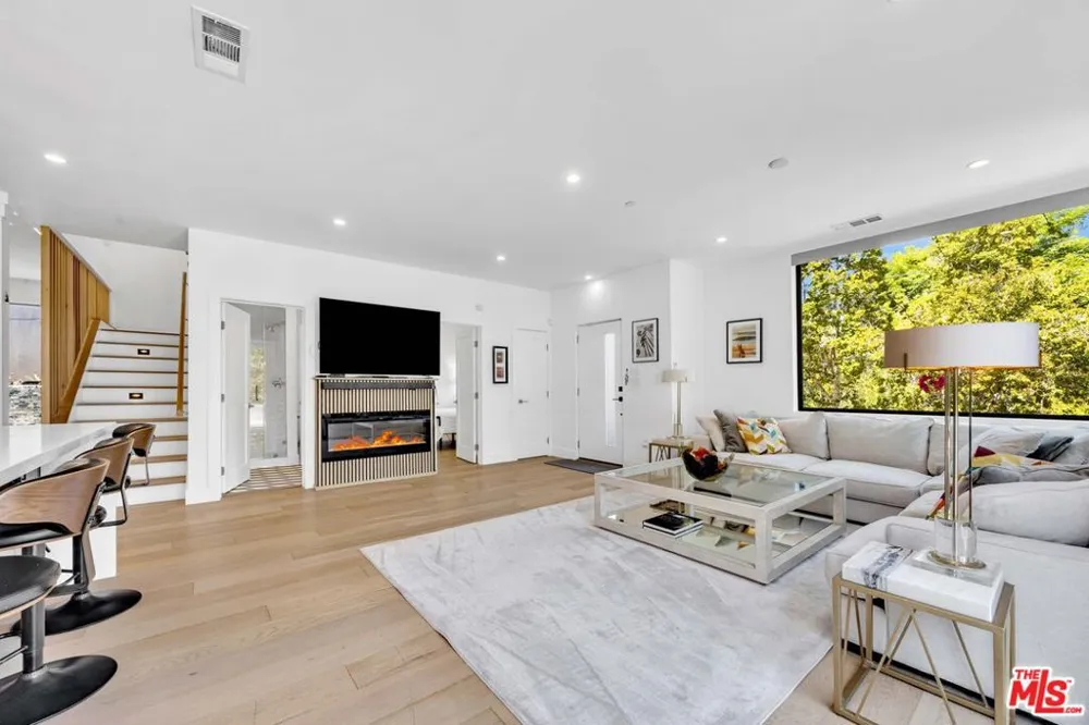 4841 Minden Place Los Angeles, CA 90041