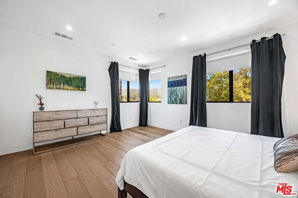 4841 Minden Place Los Angeles, CA 90041