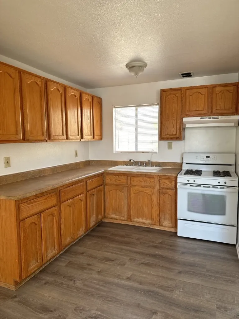 16821 Batson Road Victorville, CA 92395