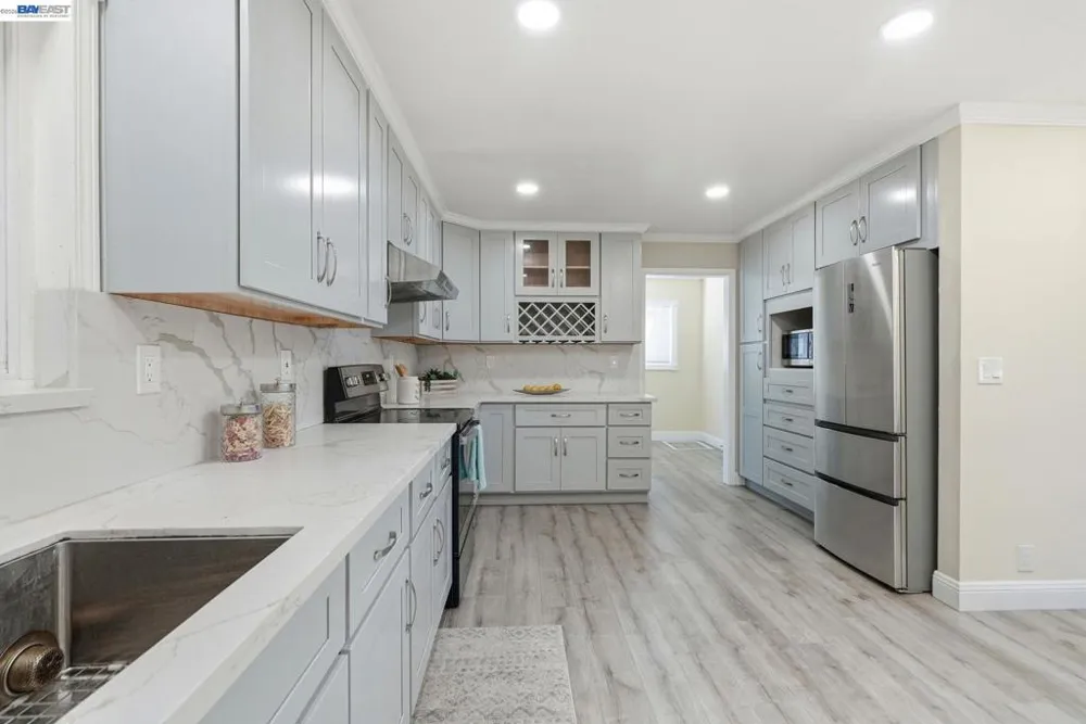 1204 Vistagrand Dr San Leandro, CA 94577