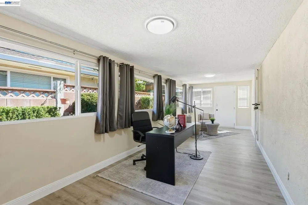 1204 Vistagrand Dr San Leandro, CA 94577