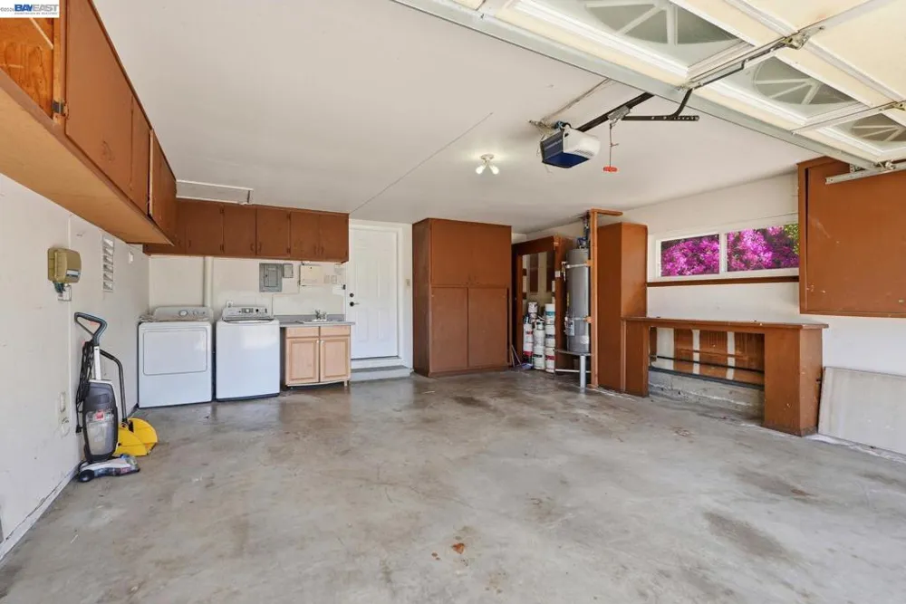 1204 Vistagrand Dr San Leandro, CA 94577