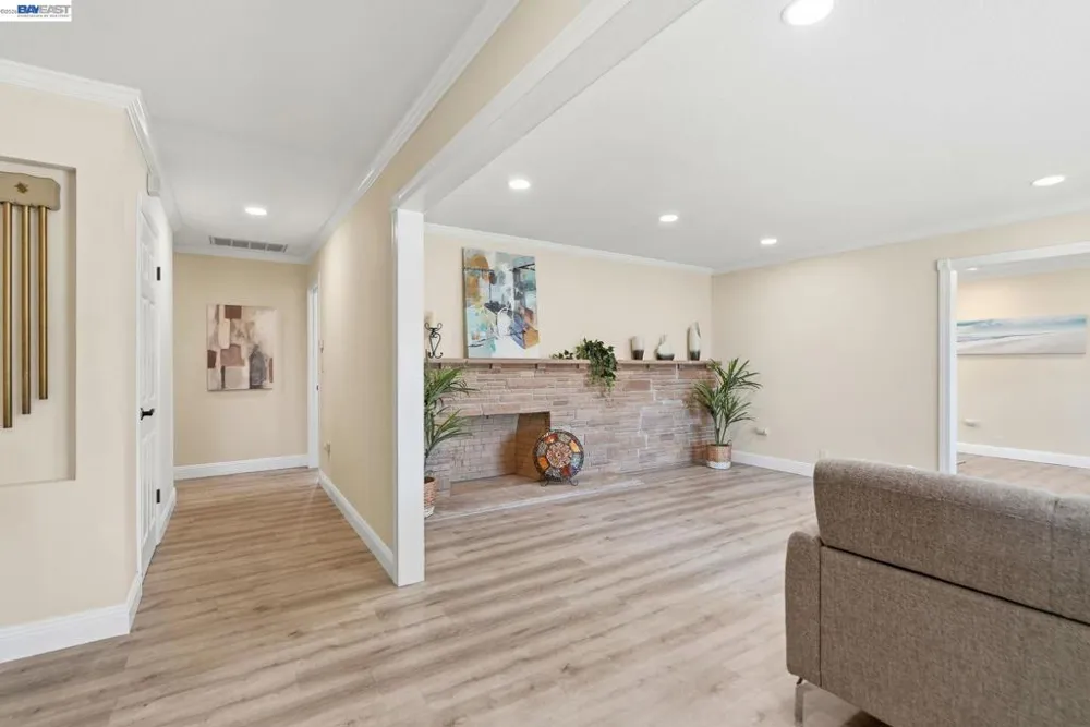 1204 Vistagrand Dr San Leandro, CA 94577