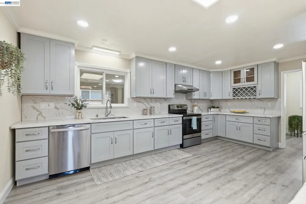 1204 Vistagrand Dr San Leandro, CA 94577