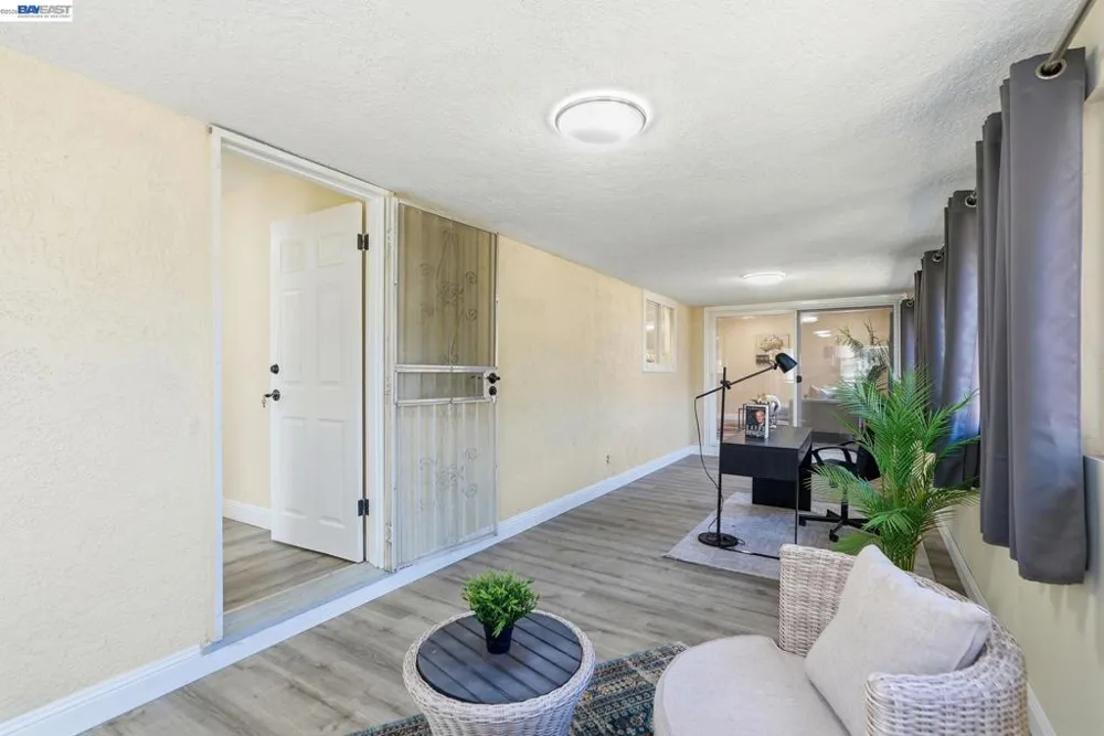 1204 Vistagrand Dr San Leandro, CA 94577