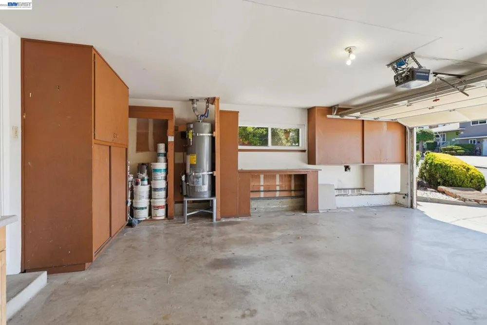 1204 Vistagrand Dr San Leandro, CA 94577