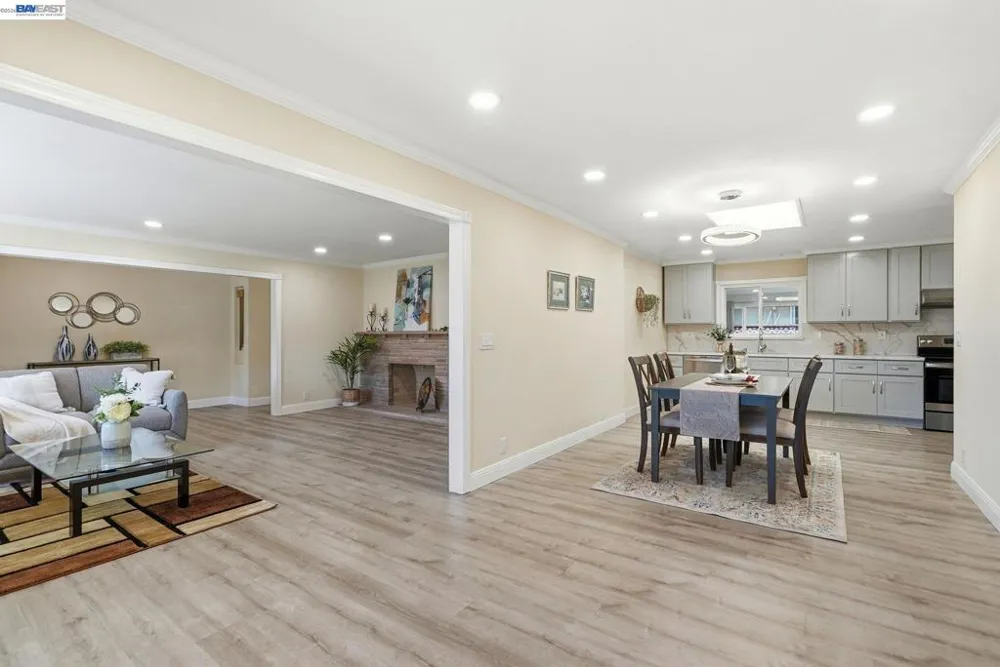 1204 Vistagrand Dr San Leandro, CA 94577