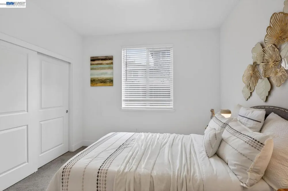 411 Rhythm Ln Hayward, CA 94544