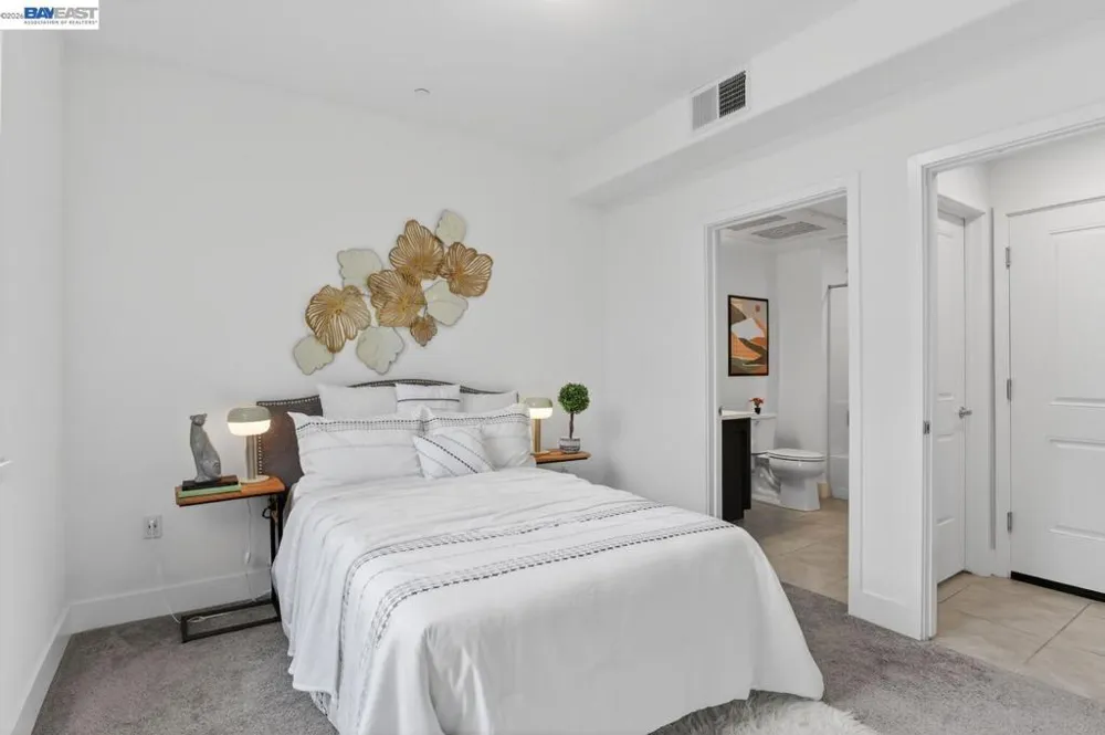 411 Rhythm Ln Hayward, CA 94544