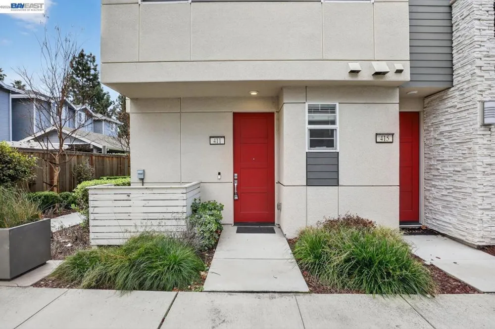 411 Rhythm Ln Hayward, CA 94544