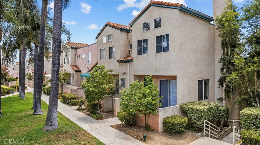 13901 Olive View Lane #27 Sylmar, CA 91342