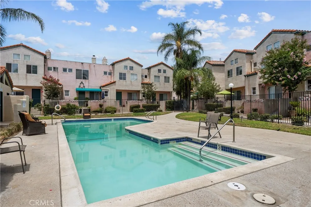 13901 Olive View Lane #27 Sylmar, CA 91342