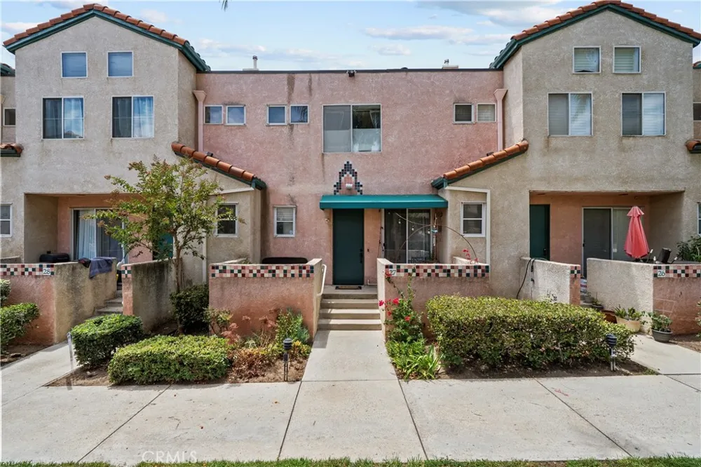 13901 Olive View Lane #27 Sylmar, CA 91342