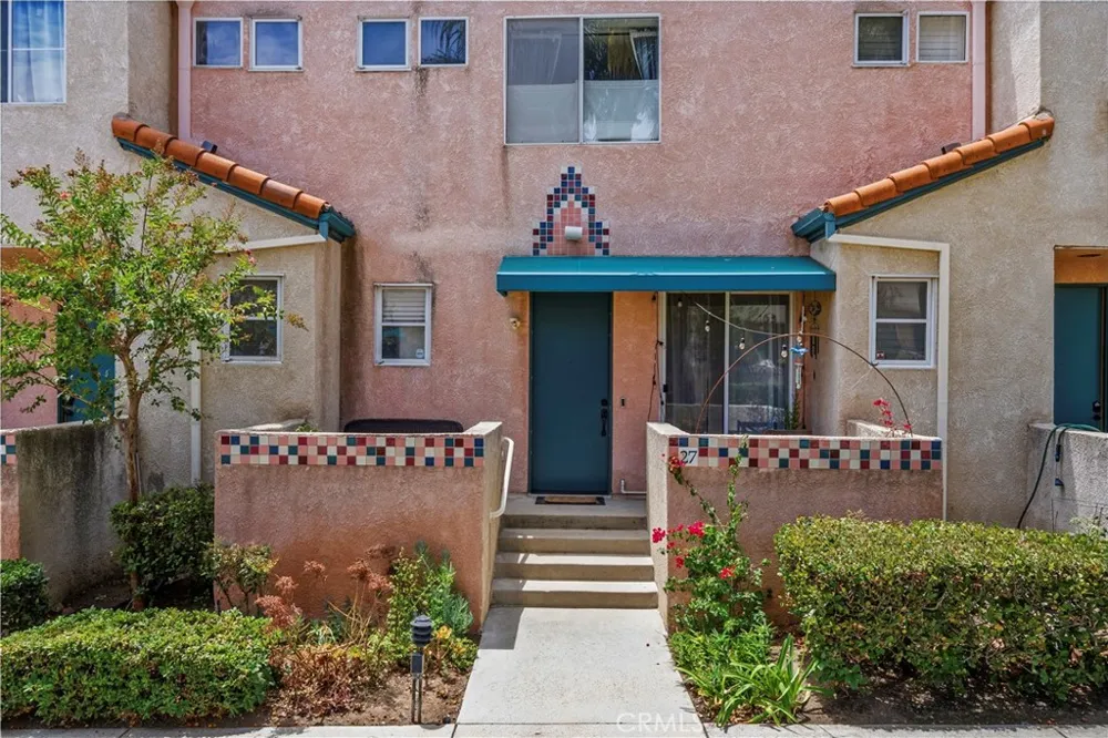 13901 Olive View Lane #27 Sylmar, CA 91342