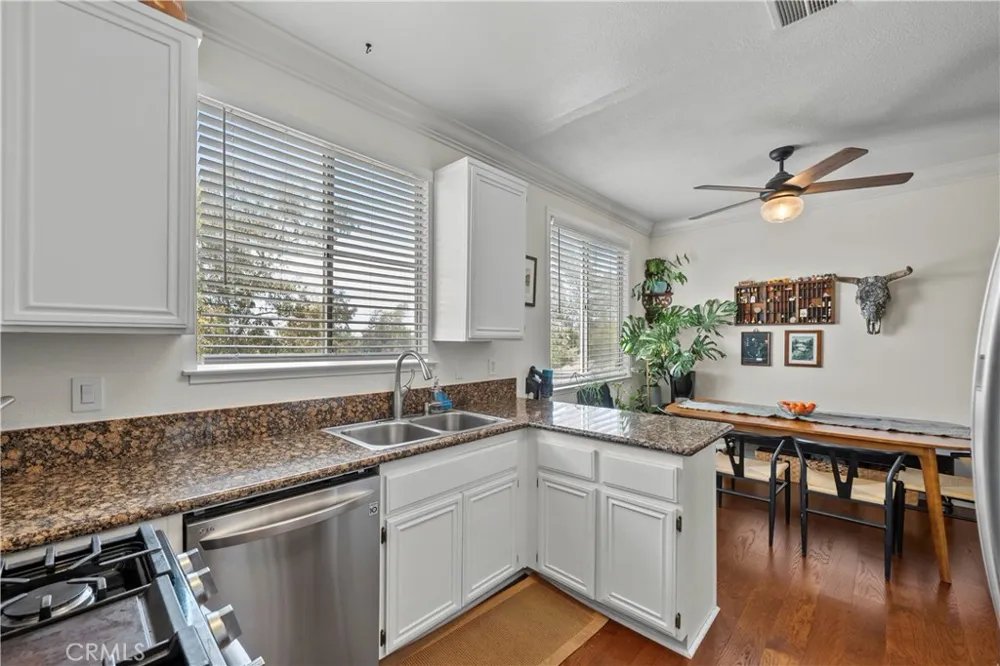 13901 Olive View Lane #27 Sylmar, CA 91342