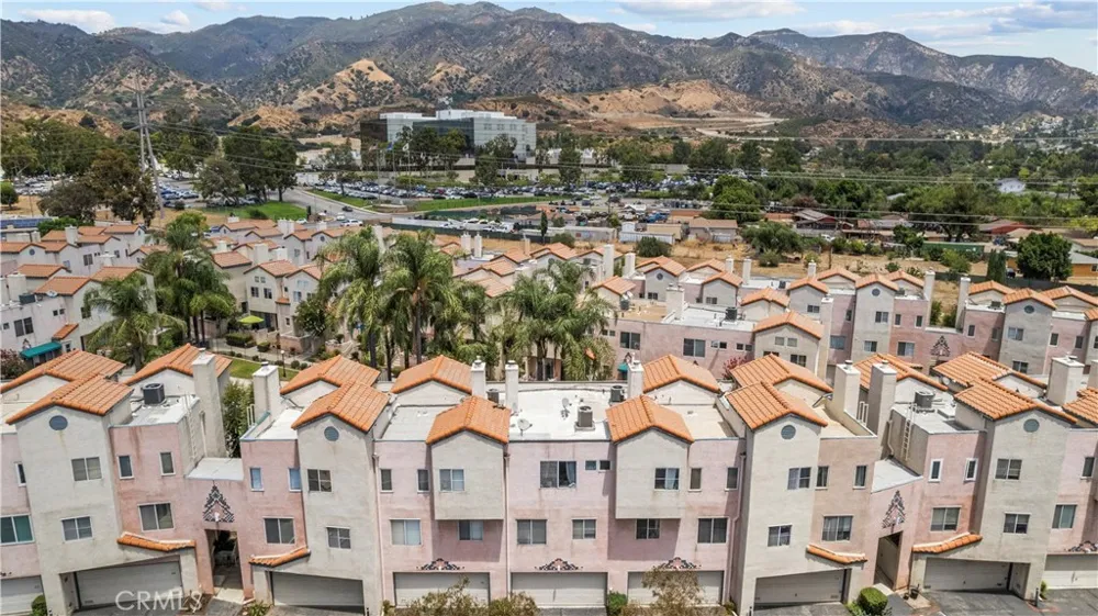 13901 Olive View Lane #27 Sylmar, CA 91342
