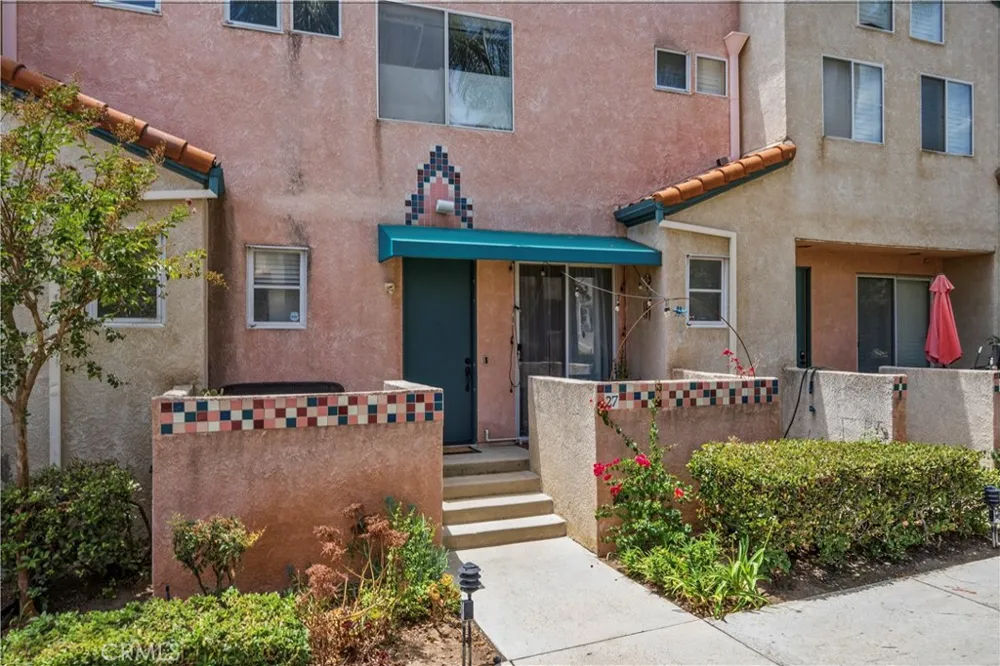 13901 Olive View Lane #27 Sylmar, CA 91342