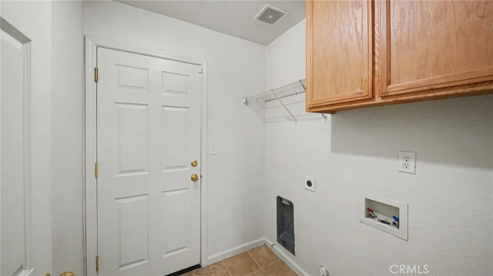 2204 W Sweet Water Court Merced, CA 95348