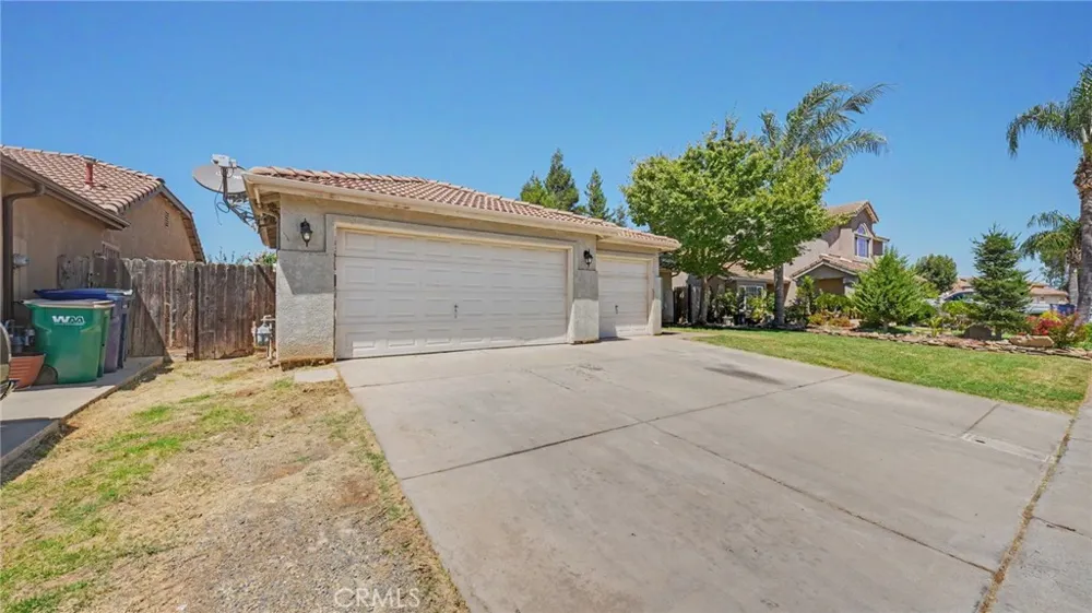 2204 W Sweet Water Court Merced, CA 95348
