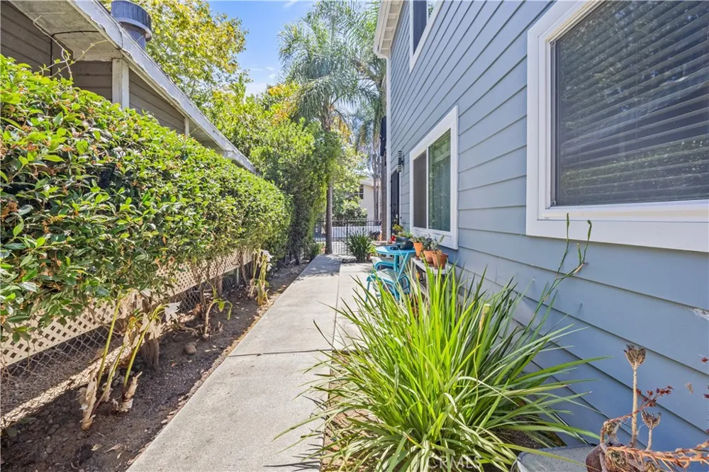 1034 Pleasantview Venice, CA 90291