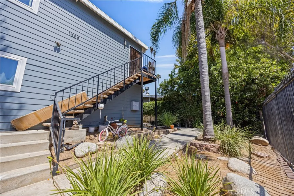 1034 Pleasantview Venice, CA 90291