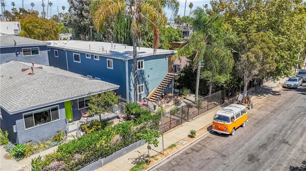 1034 Pleasantview Venice, CA 90291