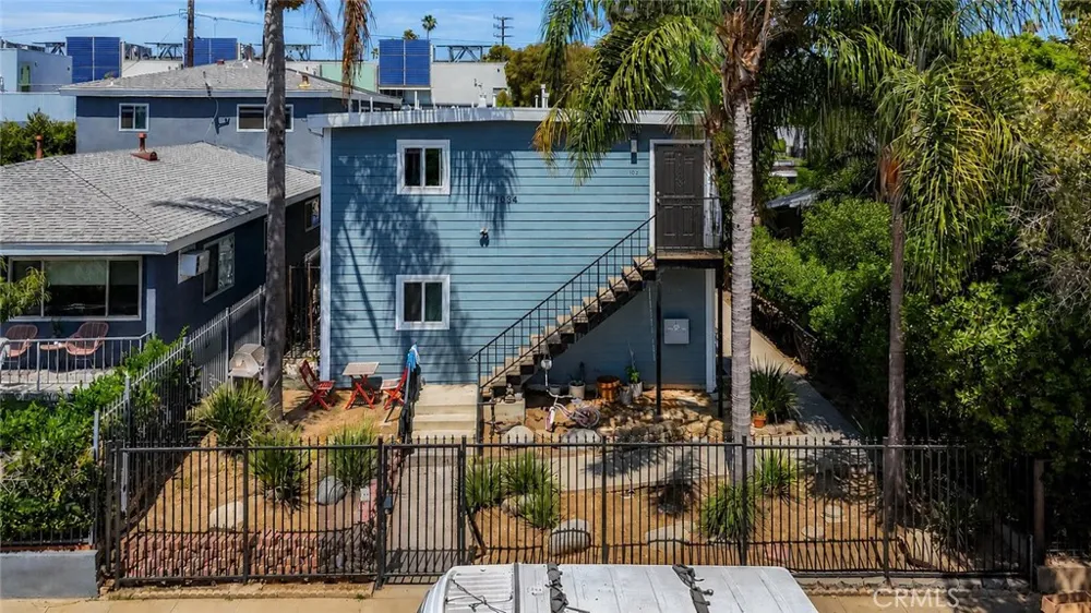 1034 Pleasantview Venice, CA 90291