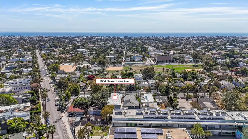 1034 Pleasantview Venice, CA 90291
