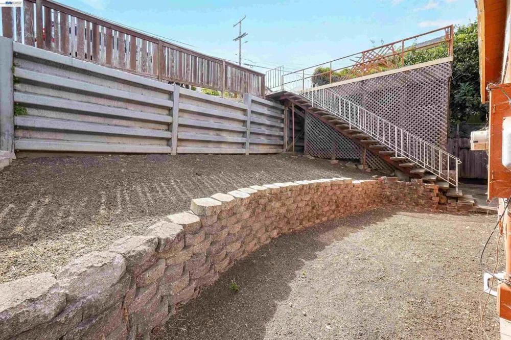 16805 President Dr Castro Valley, CA 94578